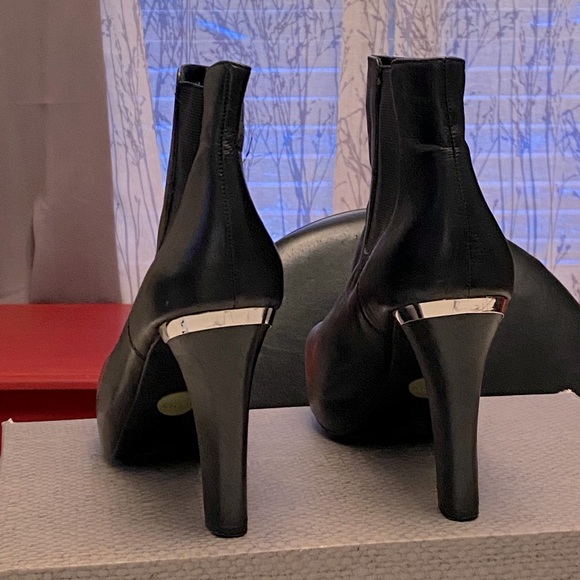 Designer boots - Picture 1 of 2